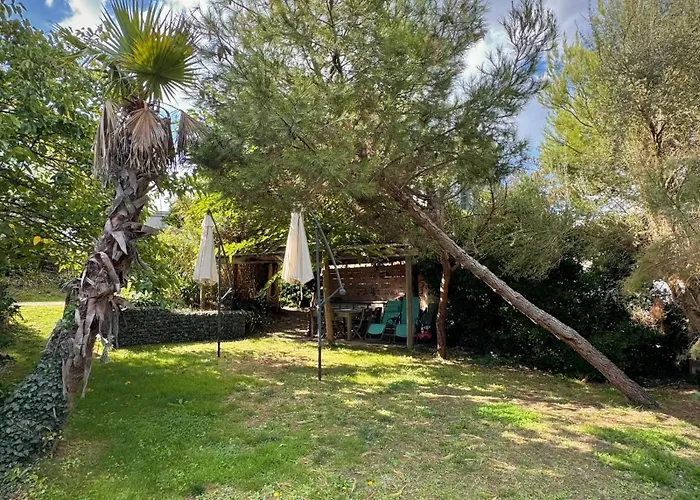 Denise Grand Barneville-Carteret